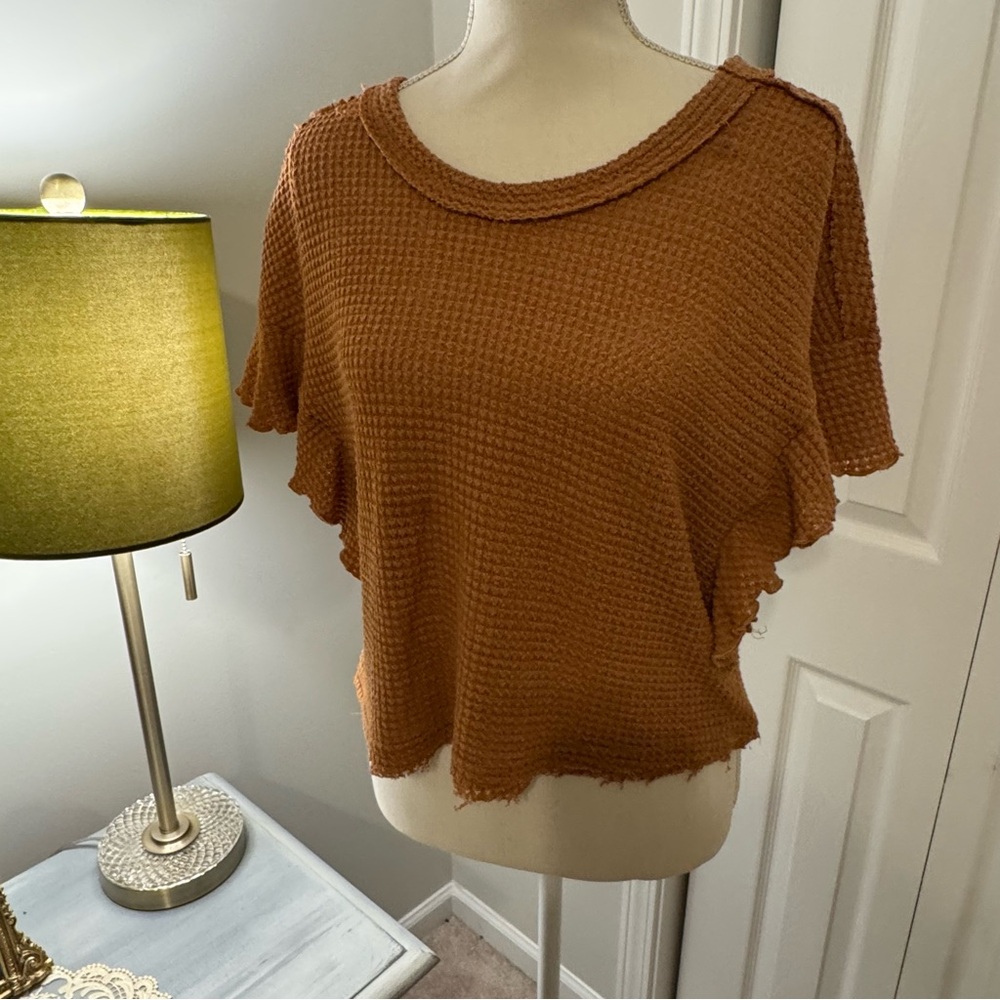 Love Riche Rust Flutter Sleeve Crop Top - Size Small
